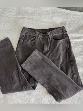 Levi's 514 straight-leg corduroy pants